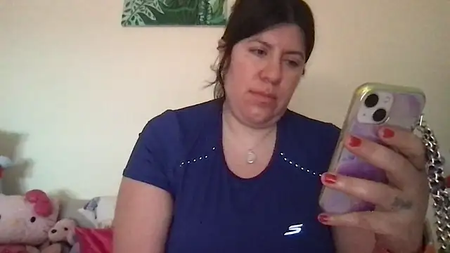 Snapshot of HYPHYtype chatting on June 19, 2026, 10:24 pm HYPHYtype online show from June 19, 2026, 10:24 pm