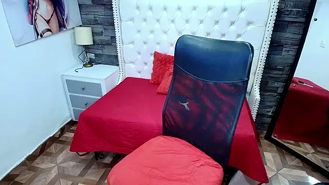 TRINY TS online show from July 14, 2026, 8:36 pm