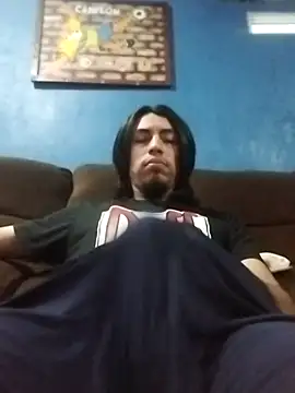Snapshot of AlexAlejandro13 chatting on May 4, 2026, 12:28 am AlexAlejandro13 online show from May 4, 2026, 12:28 am