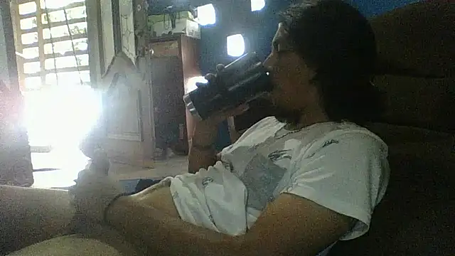 Snapshot of AlexAlejandro13 chatting on May 10, 2026, 9:20 pm AlexAlejandro13 online show from May 10, 2026, 9:20 pm