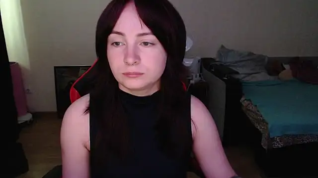 Snapshot of Laralianna chatting on July 3, 2026, 5:03 am Laralianna online show from July 3, 2026, 5:03 am