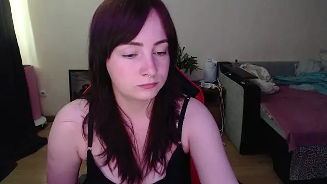 Snapshot of Laralianna chatting on July 8, 2026, 8:52 am Laralianna online show from July 8, 2026, 8:52 am