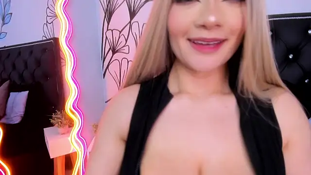 Snapshot of Sweet_Ariadna_ chatting on April 19, 2026, 6:10 pm Sweet Ariadna online show from April 19, 2026, 6:10 pm