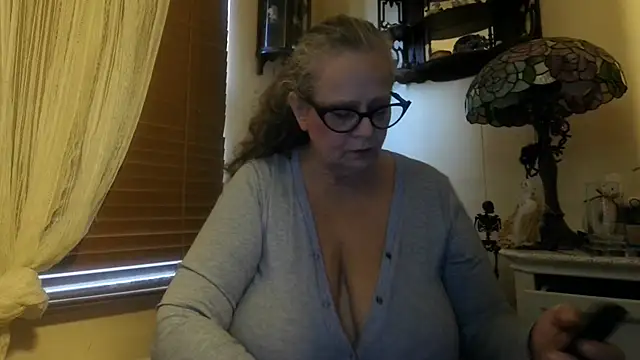 DestineeLoverGirl online show from October 31, 2025, 1:01 pm