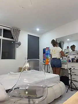 Snapshot of stormyy_ chatting on June 25, 2026, 12:32 am stormyy online show from June 25, 2026, 12:32 am