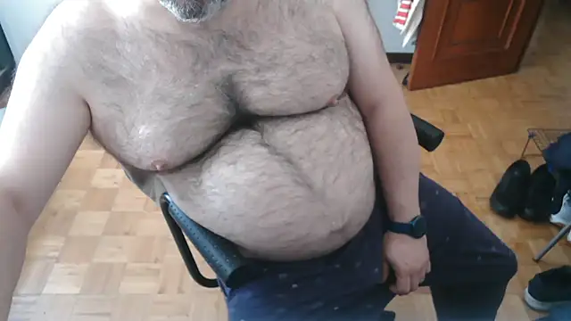 mikeyhotbear online show from June 10, 2026, 9:19 am