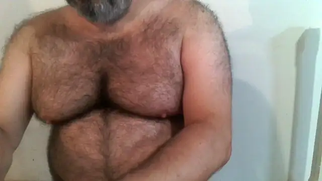 Snapshot of mikeyhotbear chatting on August 1, 2026, 6:23 am mikeyhotbear online show from August 1, 2026, 6:23 am