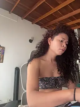 GabriSaenz online show from May 12, 2026, 1:41 pm