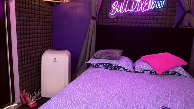 bull vixen2001 online show from July 16, 2026, 9:59 am