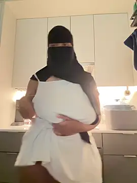 Snapshot of Submissive_Arab chatting on May 7, 2026, 8:14 pm Submissive Arab online show from May 7, 2026, 8:14 pm