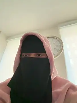 Snapshot of Submissive_Arab chatting on May 17, 2026, 5:20 pm Submissive Arab online show from May 17, 2026, 5:20 pm