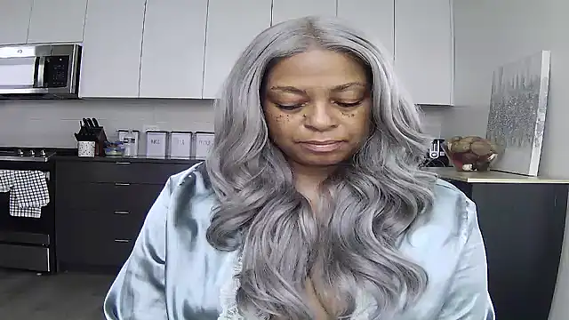 MSweetLindaParks online show from July 16, 2026, 2:12 pm