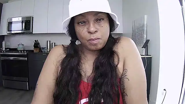 MSweetLindaParks online show from July 21, 2026, 5:48 pm