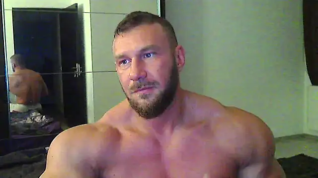 muscularkevin online show from May 20, 2026, 3:34 am