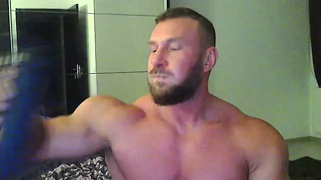 muscularkevin online show from May 21, 2026, 3:24 am
