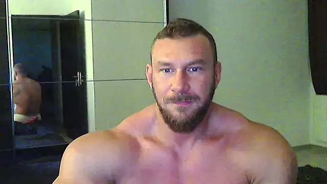 muscularkevin online show from May 24, 2026, 3:44 am