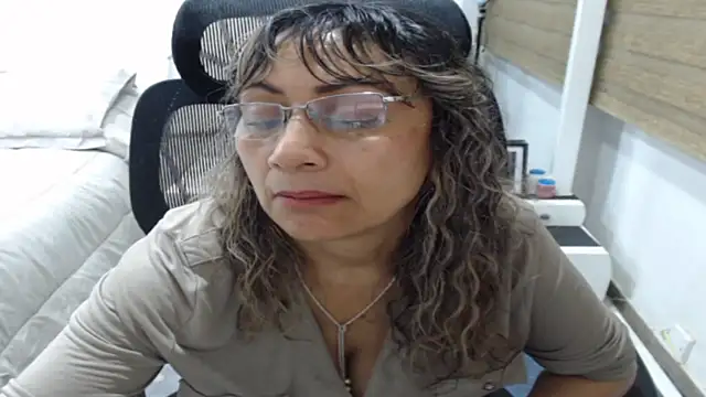 Snapshot of jesy_hot chatting on June 15, 2026, 12:35 am jesy hot online show from June 15, 2026, 12:35 am