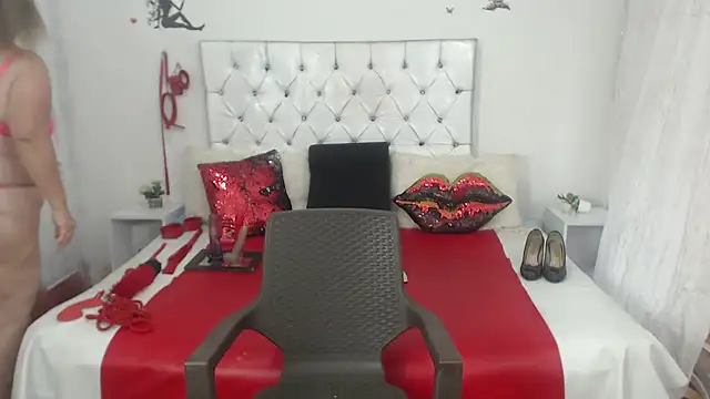 Sweetbigcatt online show from May 31, 2026, 6:09 pm