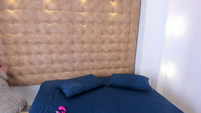 Snapshot of violet_giraldo chatting on July 16, 2026, 6:58 pm violet giraldo online show from July 16, 2026, 6:58 pm