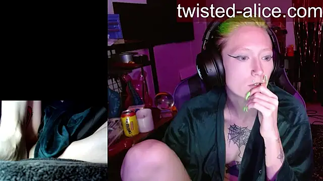 alicewonder09 online show from April 28, 2026, 3:44 am