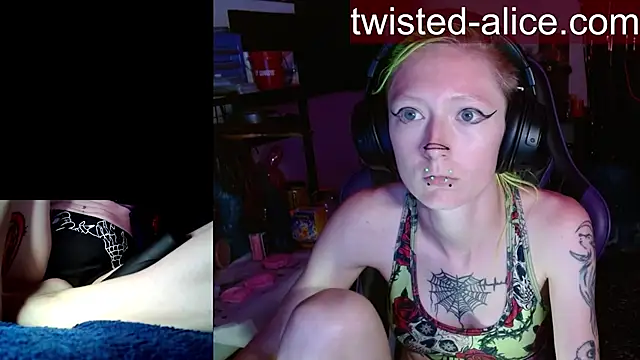 alicewonder09 online show from May 28, 2026, 3:15 am