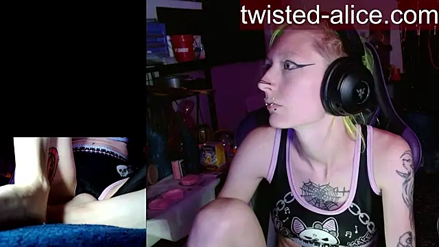 alicewonder09 online show from May 29, 2026, 3:15 am