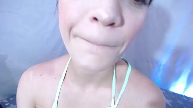 Snapshot of sweett_ale_ chatting on August 5, 2026, 6:22 pm sweett ale online show from August 5, 2026, 6:22 pm