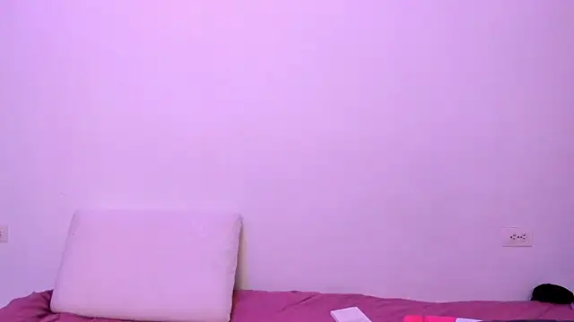 Snapshot of _Lunnaa_ chatting on July 30, 2026, 1:15 am Lunnaa online show from July 30, 2026, 1:15 am