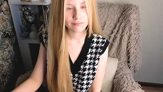 sarakaell online show from August 6, 2026, 2:46 am
