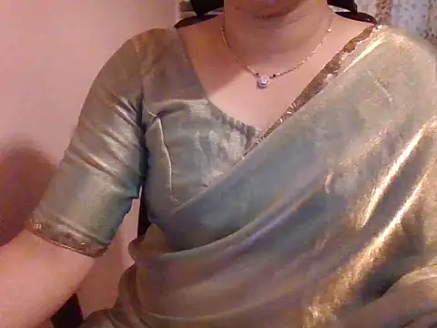Pinky 4 online show from May 18, 2026, 6:19 am