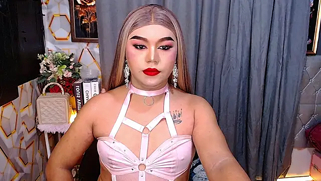 SweetCumFrancine online show from June 12, 2026, 5:06 am