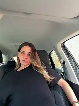 DoriDeluxe66 online show from July 17, 2026, 1:07 pm