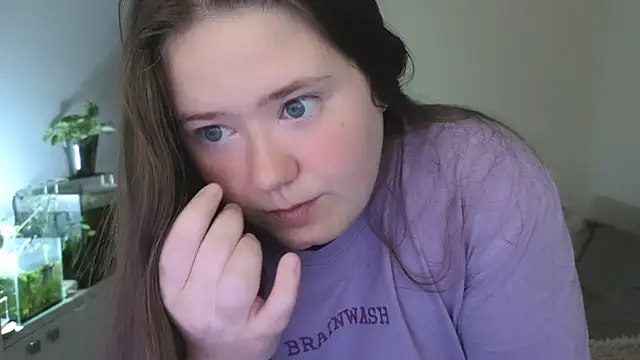 remirann  online show from May 17, 2026, 6:44 am