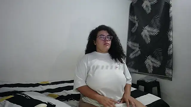 Snapshot of mabigomez00 chatting on May 16, 2026, 9:17 am mabigomez00 online show from May 16, 2026, 9:17 am