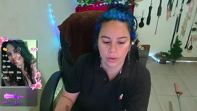 Snapshot of elektra_32 chatting on August 3, 2026, 12:54 pm elektra 32 online show from August 3, 2026, 12:54 pm