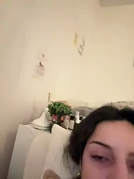 Prettylilgirll online show from June 26, 2026, 1:15 pm