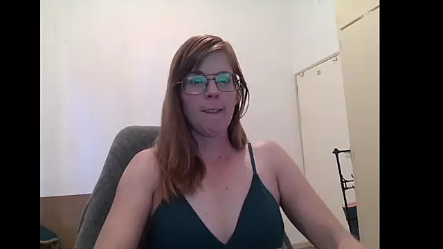 SavannaGirly online show from May 28, 2026, 9:28 am