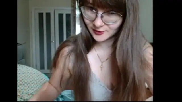 KiraGoldens online show from June 10, 2026, 5:50 am
