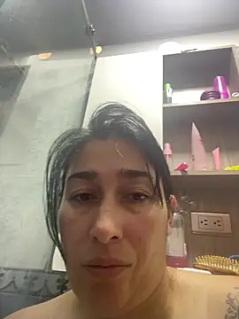 Snapshot of andreaisis2 chatting on April 29, 2026, 7:31 pm andreaisis2 online show from April 29, 2026, 7:31 pm