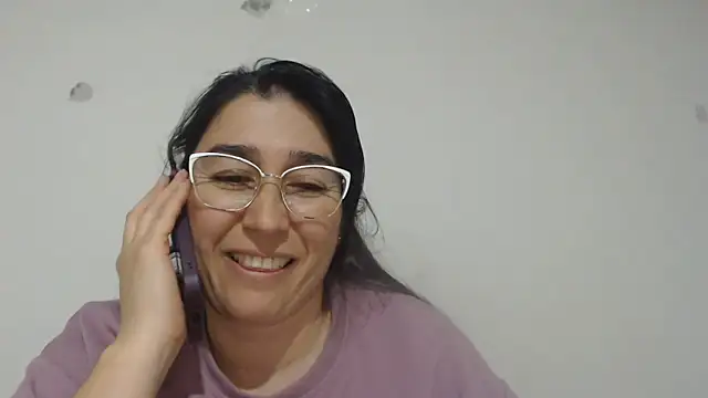 Snapshot of andreaisis2 chatting on June 23, 2026, 2:42 am andreaisis2 online show from June 23, 2026, 2:42 am