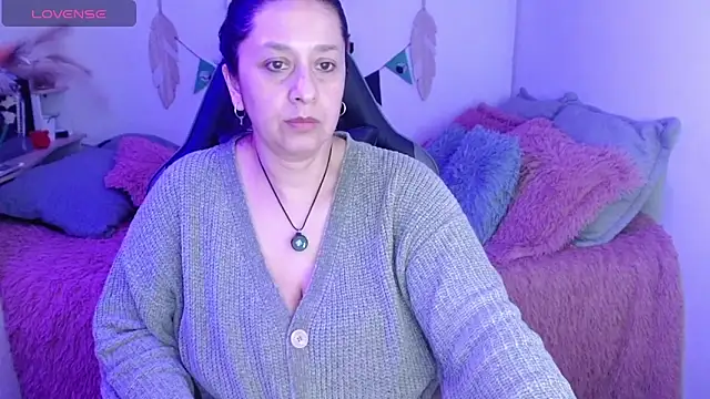 Snapshot of camilalatti chatting on June 19, 2026, 12:59 am camilalatti online show from June 19, 2026, 12:59 am