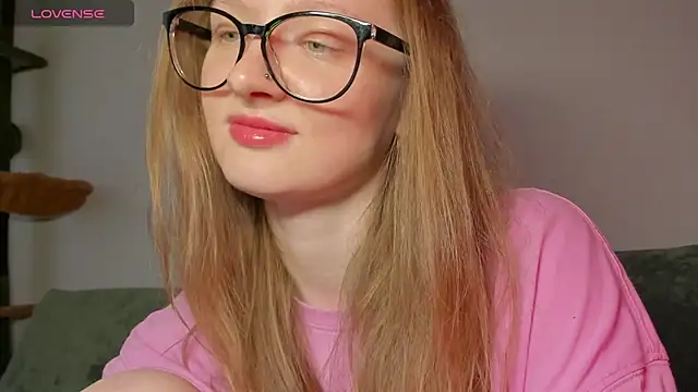 Snapshot of mollytuck chatting on July 22, 2026, 4:10 pm mollytuck online show from July 22, 2026, 4:10 pm