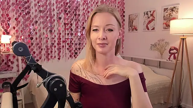 MissRightX online show from July 12, 2026, 9:55 am