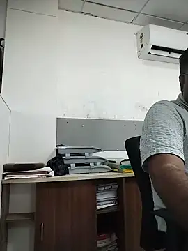 Desi Londa 143 online show from May 30, 2026, 5:37 am