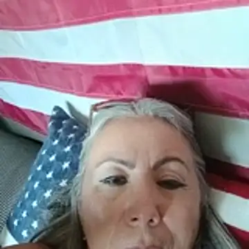 EvaRobinson online show from June 4, 2026, 8:48 pm
