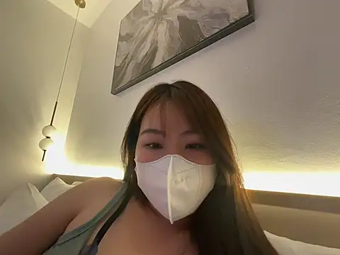 Onee-Chew online show from June 26, 2026, 4:44 pm