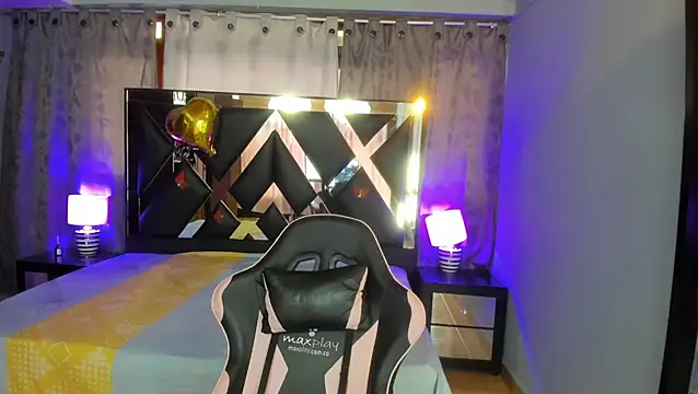 Linda4Petite online show from July 11, 2026, 5:59 pm