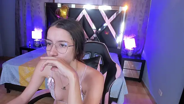 Linda4Petite online show from July 12, 2026, 2:30 pm
