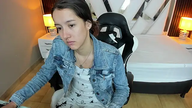 Linda4Petite online show from July 19, 2026, 1:15 pm