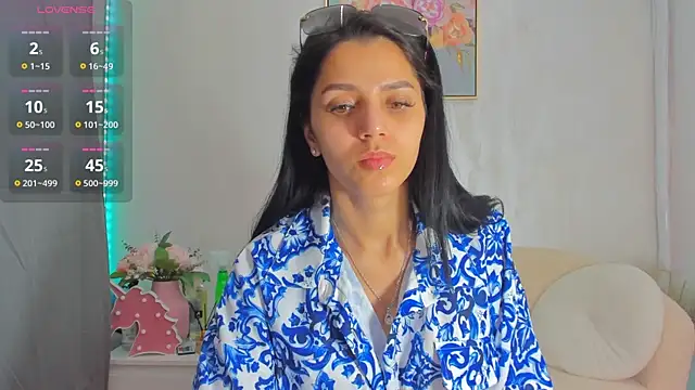Snapshot of Sarabecker chatting on June 15, 2026, 6:48 am Sarabecker online show from June 15, 2026, 6:48 am